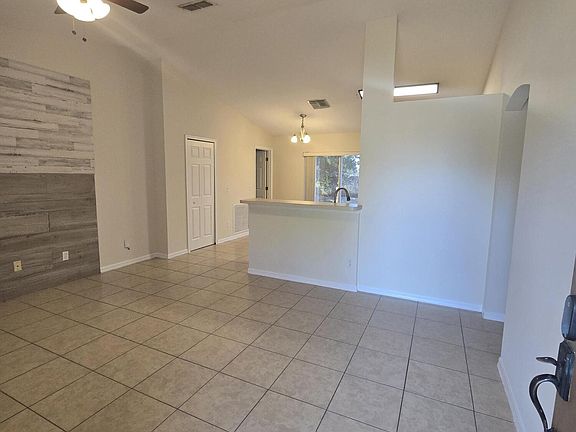 4th image of 1200 SW Sudder Avenue
