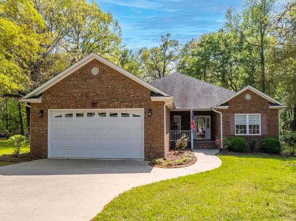 724 Oak Hill Dr, Manning, SC 29102