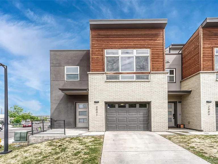2891 W Parkside Pl — Photo 2