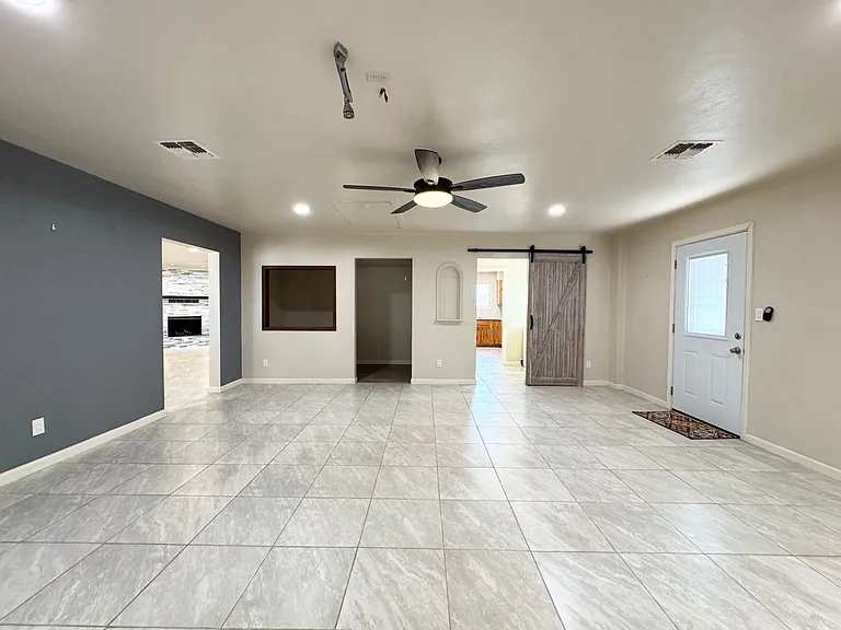1327 S Yucca Dr — Photo 5