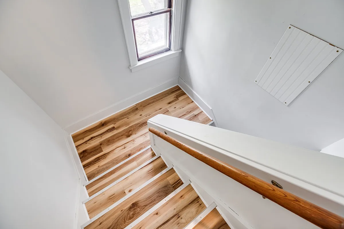 Unit Photo - 1661 N Goodman St