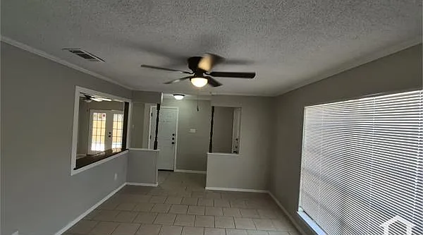 3 bed, 1173 sqft, $1,895 — Photo 3