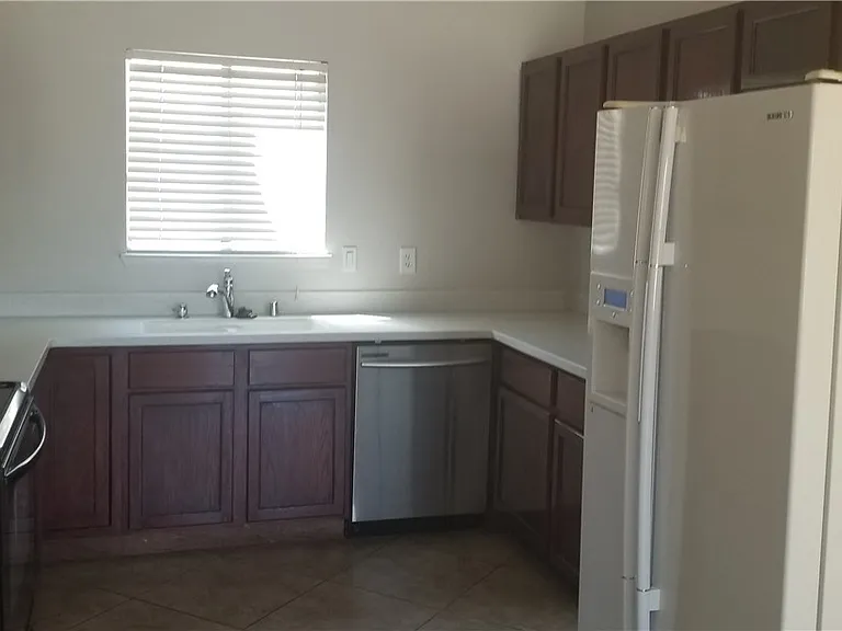 7329 Lattimore Dr — Photo 11