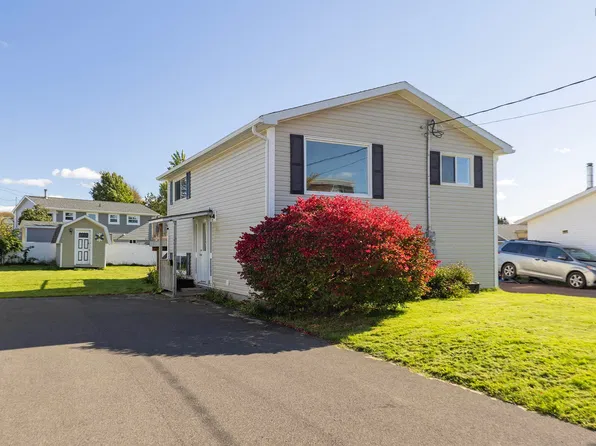 20 Dickey St, Amherst, NS B4H 2H9