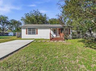 704 Graham St, Cleburne, TX 76033