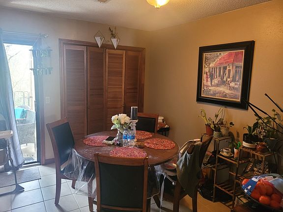 3rd image of 258 Edith Way