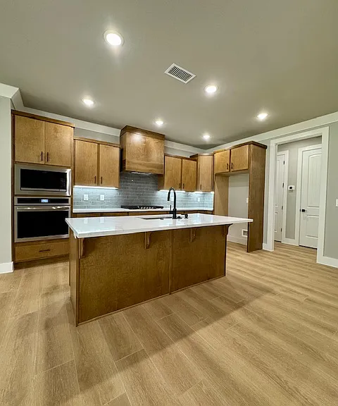 1700 Jensen Ave — Photo 10