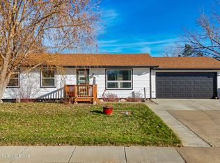 631 2nd Ave SE, Dickinson, ND 58601
