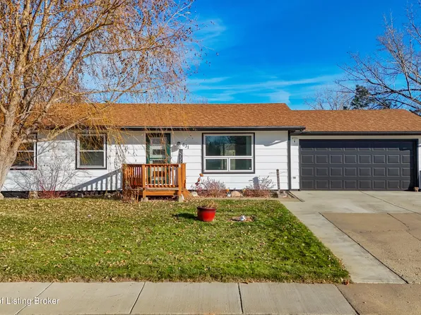 631 2nd Ave SE, Dickinson, ND 58601