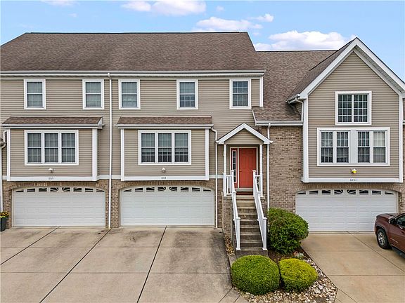 2nd image of 1053 Waterford Ct E