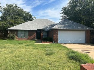 1613 Whispering Creek Ct, Edmond, OK 73013