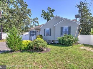 517 Middle Branch Dr, Forked River, NJ 08731