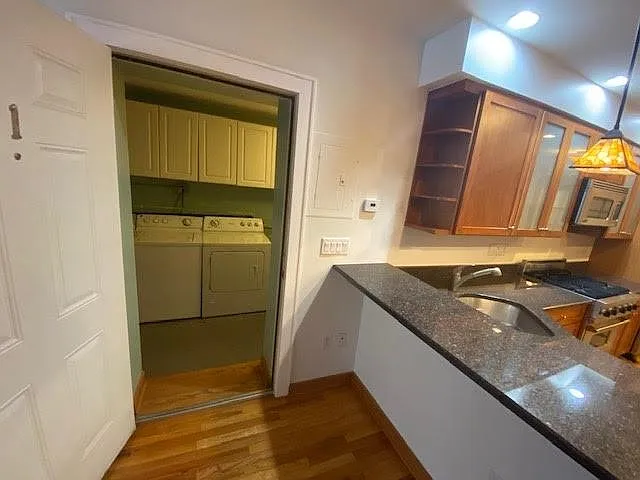 202 Warren St #1 — Photo 9