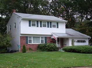 4 Woodmere Dr, Eatontown, NJ 07724