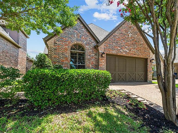 2nd image of 211 La Fontaine Ln