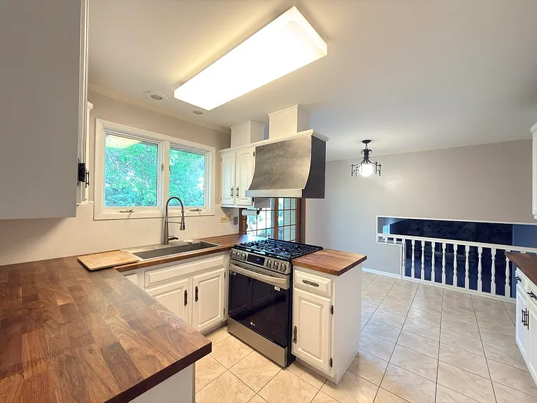 7826 Dunham Rd — Photo 7