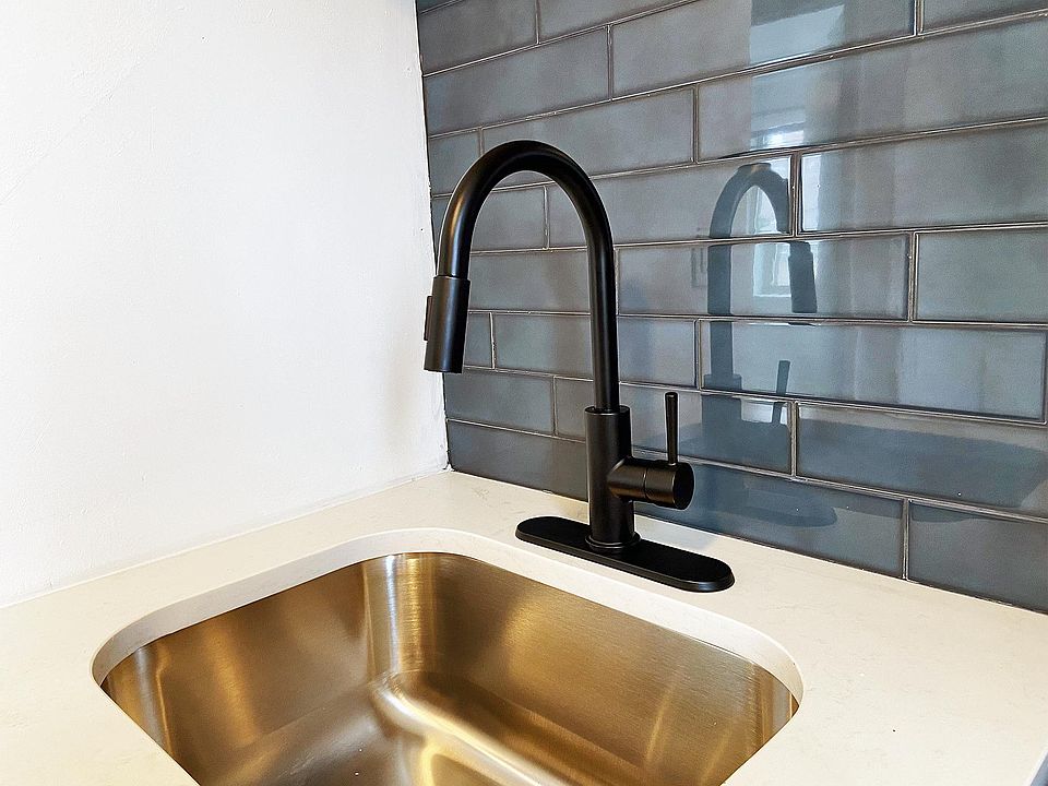 1st image of 12955 Larchmere Blvd #1
