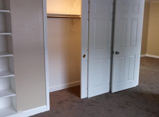 808 Crescent St APT 64, Wheaton, IL 60187
