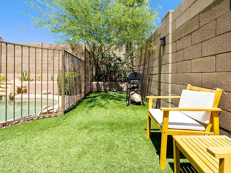 4704 E Weaver Rd — Photo 96