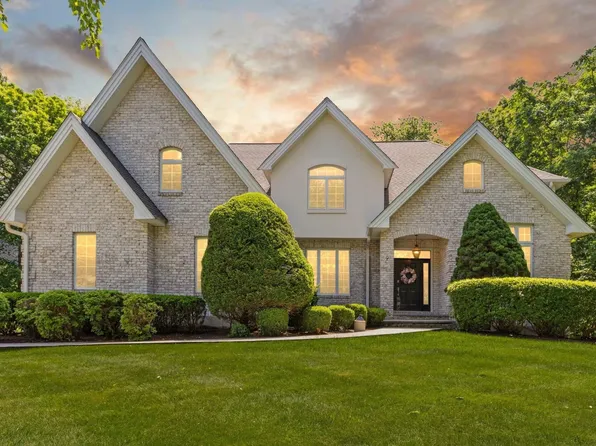 9 Riverside Ter, North Easton, MA 02356