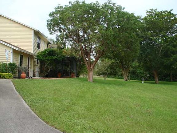 4th image of 5140 Pinelands Cir