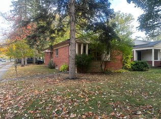 3220 Sylvan Dr, Royal Oak, MI 48073