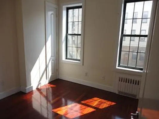 Rented by Elite NY Holdings | media 19