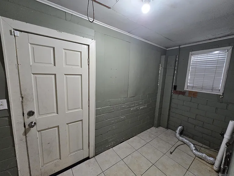1704 Braddock St — Photo 10