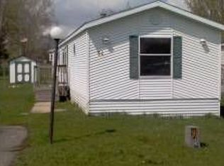 54 Charlotte St, Morristown, MN 55052