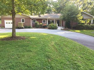 408 Waddell Dr, Hendersonville, NC 28792