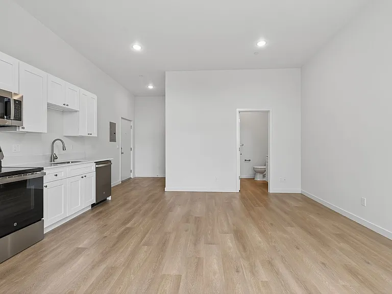Powell Heights — Photo 15