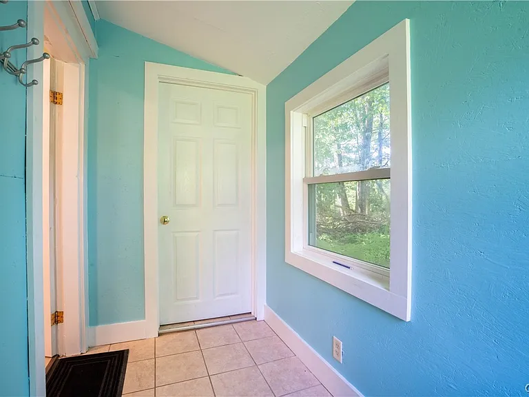 7481 Hoffman Rd — Photo 25