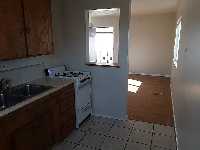 111 S Mockingbird Ln — Photo 9
