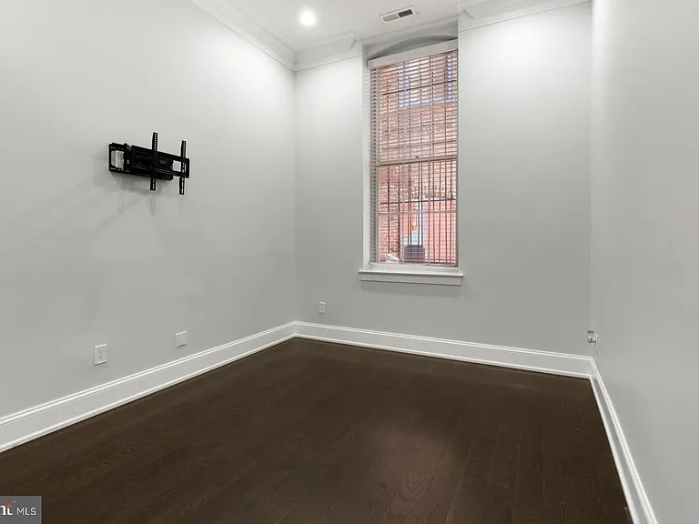 12 S Letitia St #16-105 — Photo 20