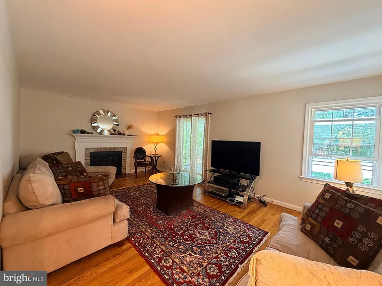10802 Hunt Club Rd — Photo 12