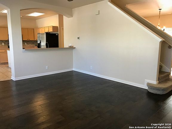 5th image of 13603 Bridgeview