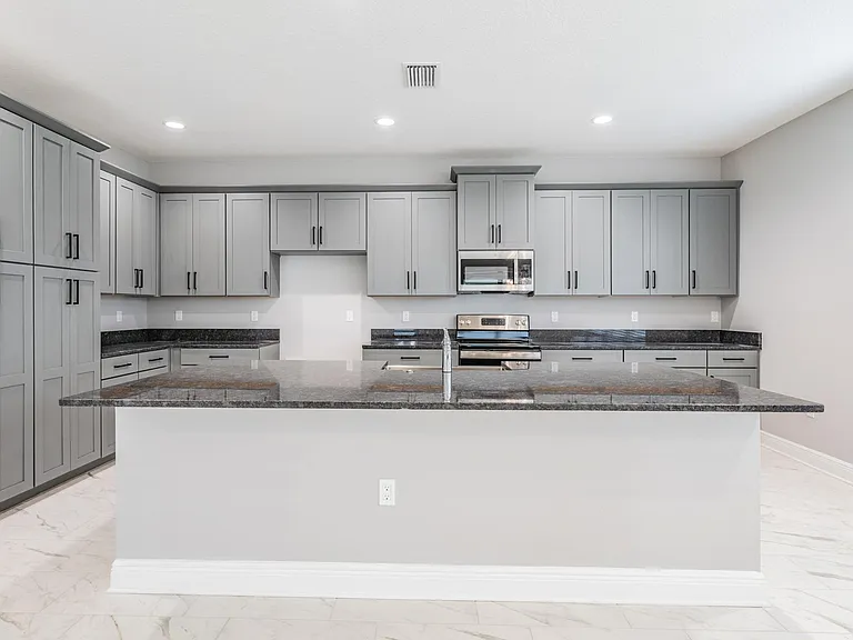 3912 S Church Ave — Photo 19