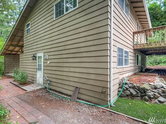 4th image of 10512 Wauna St SW