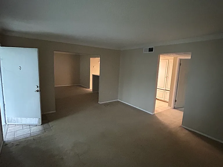 109 Oyster Bay Cir #240 — Photo 11