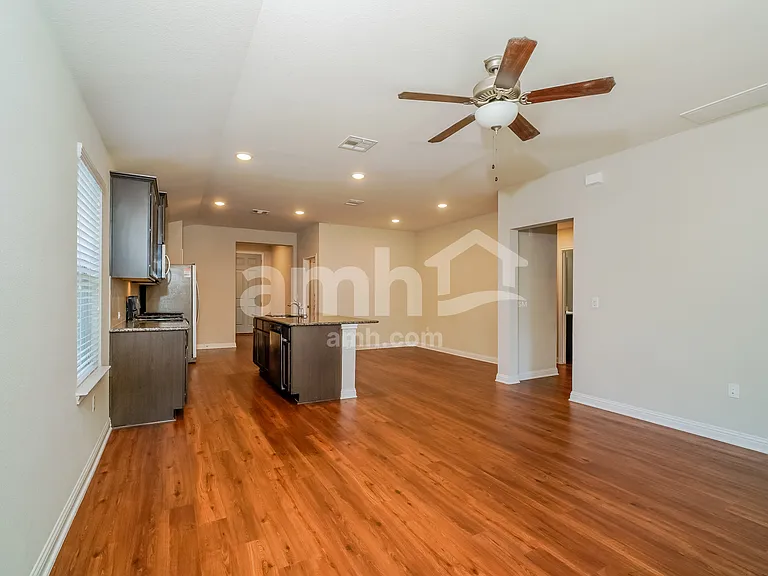 8105 Cottage Rose Dr — Photo 6