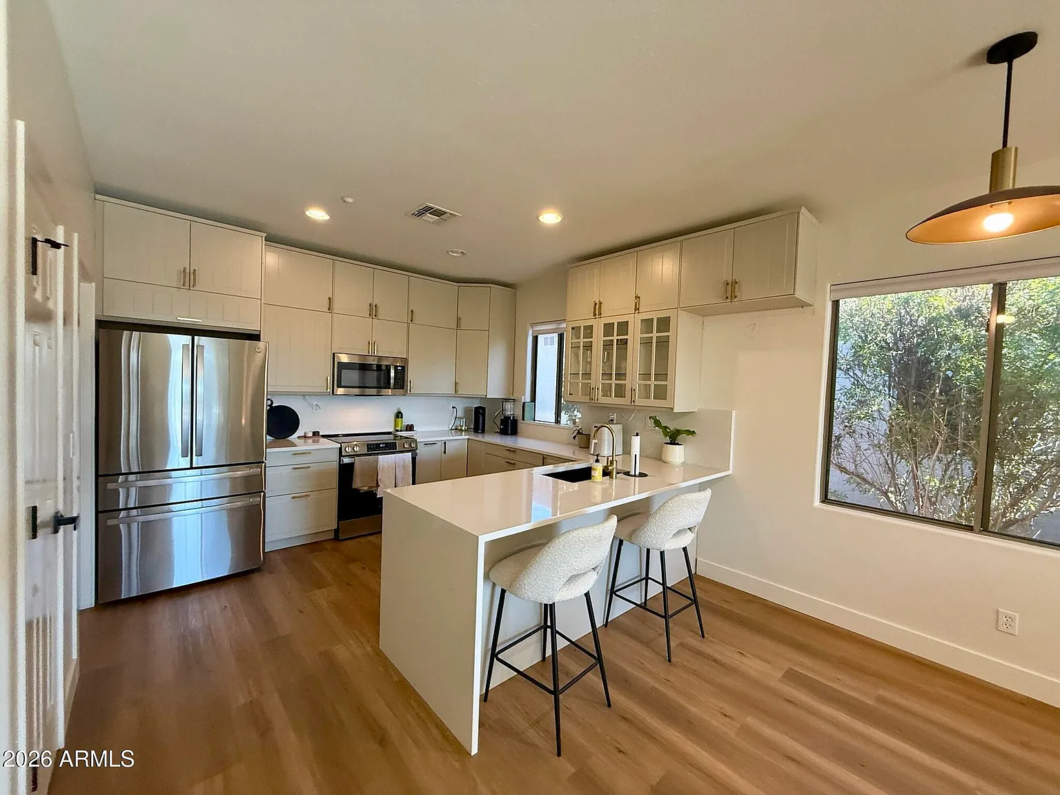 3 bed, 2.0 bath, 1454 sqft, $2,800 — Photo 2