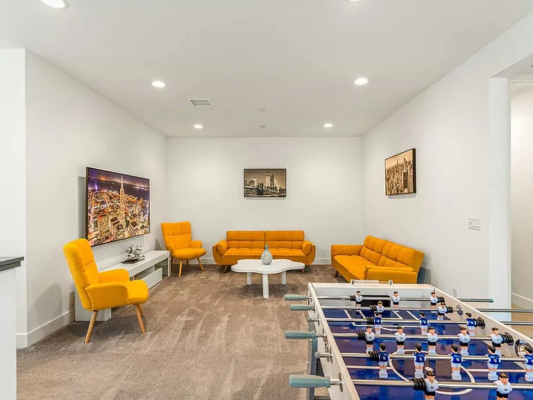 Pietra Ct — Photo 20