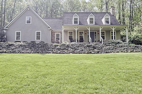 2nd image of 1663 Kleinfeltersville Rd