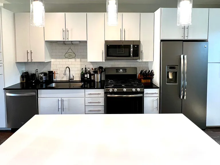 946 E Josephine St — Photo 8