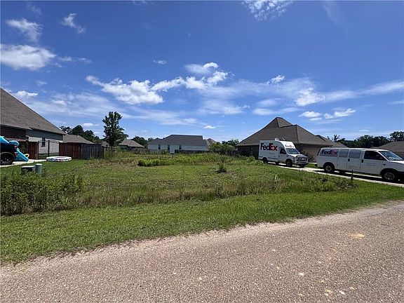 2nd image of 21297 Lake Maurepas Ct