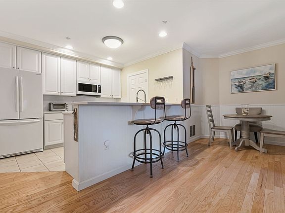 5th image of 5 Woodman Way Unit 107