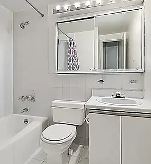 220 E 24th St #5D — Photo 3