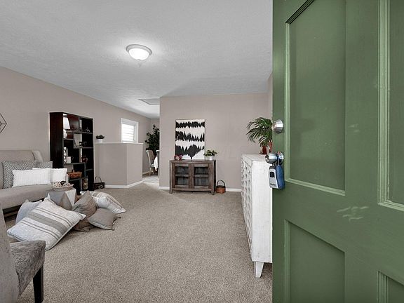 2nd image of 7494 Smithfield Ct
