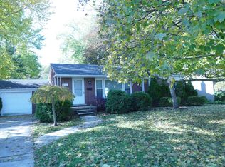 2711 Crooks Rd, Royal Oak, MI 48073