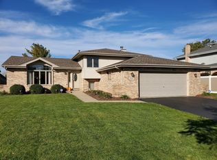 1521 Centurion Ln, New Lenox, IL 60451